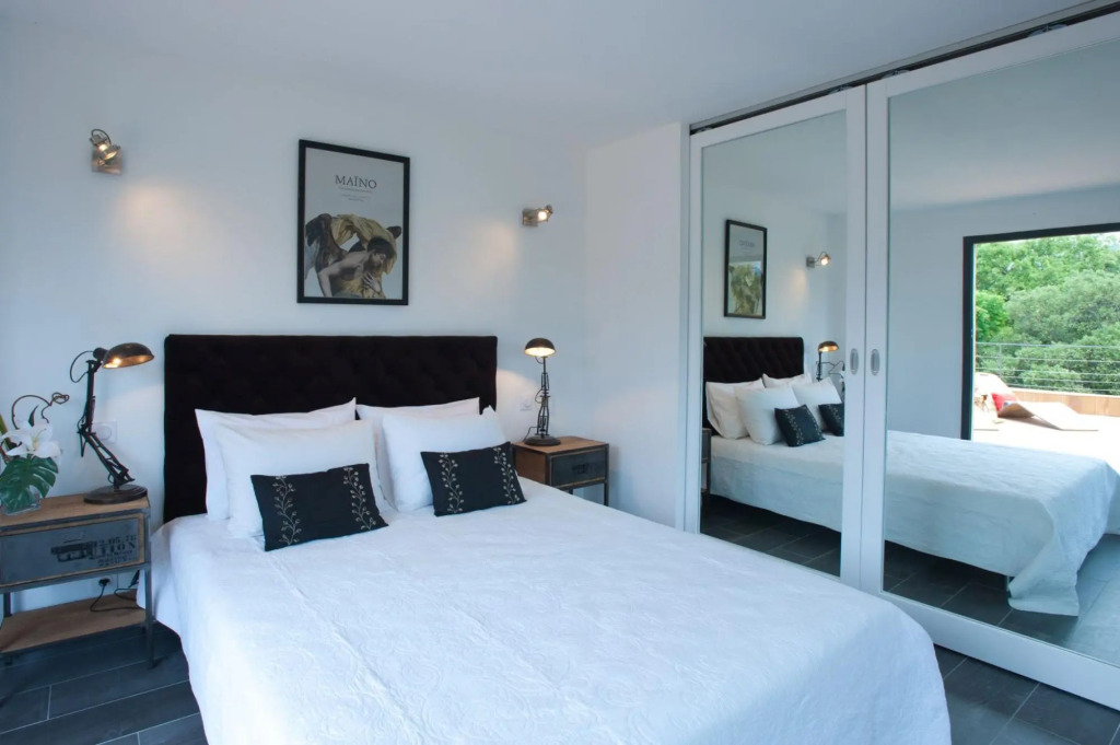 Casa Julia in Zonza with 3 bedrooms and 4 bathrooms