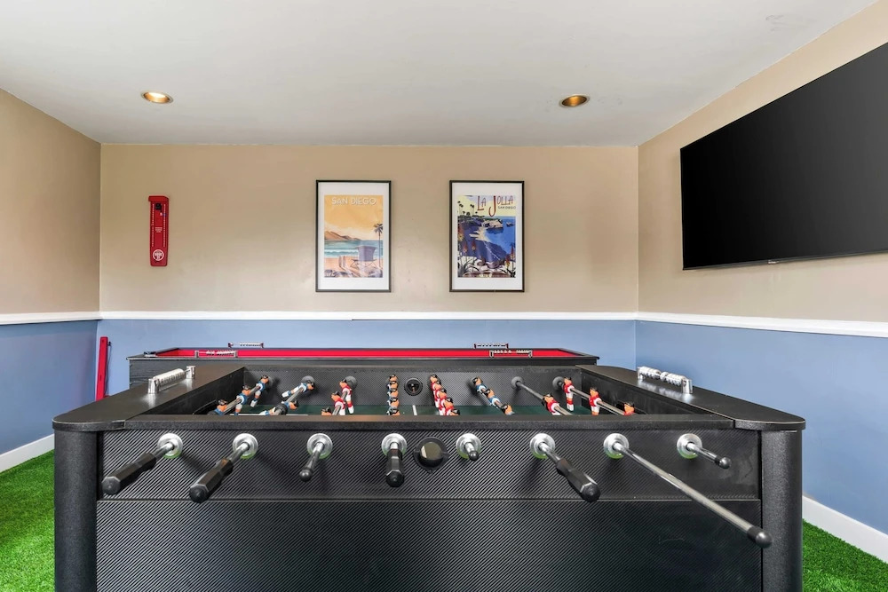 Point Loma Home w/ Putting Green, Firepit + Game Room & Beach Access Zola Street by Avantstay