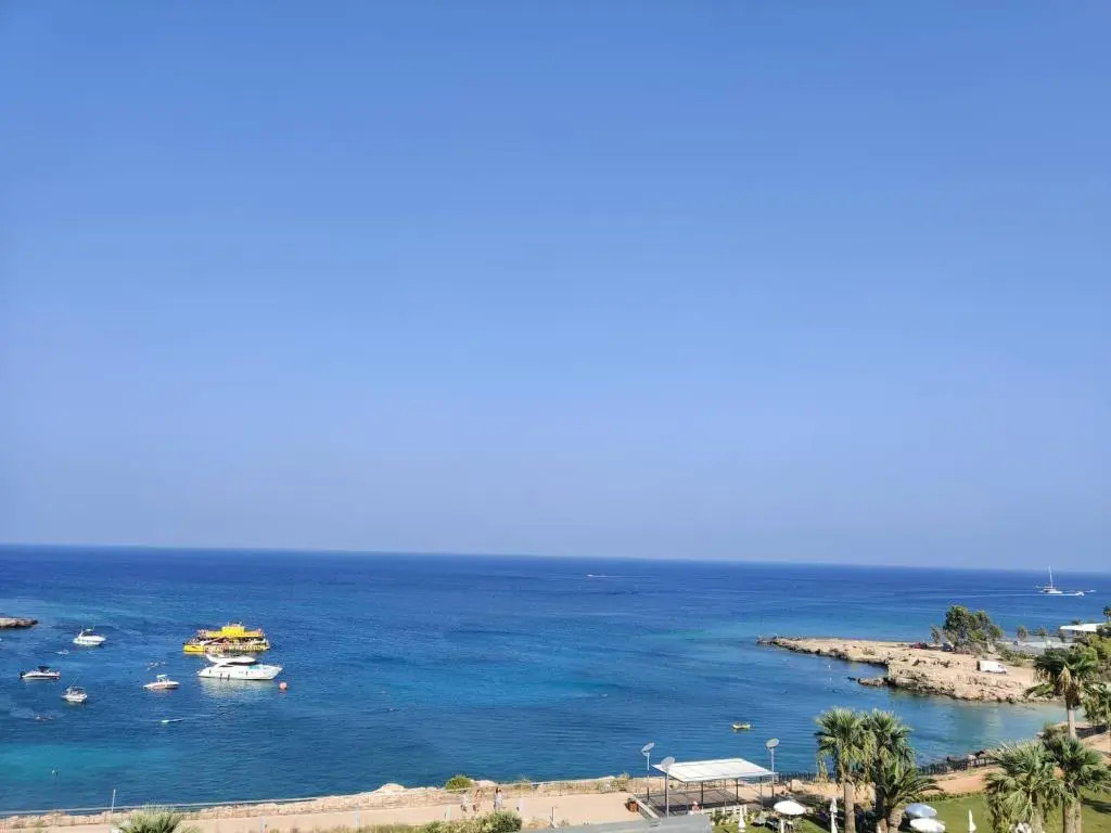 1 bedroom Flat steps from Da Costa Bay, Protaras with wifi