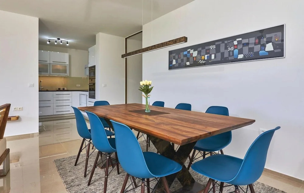 Stunning Home in Liznjan With Wifi and 2 Bedrooms