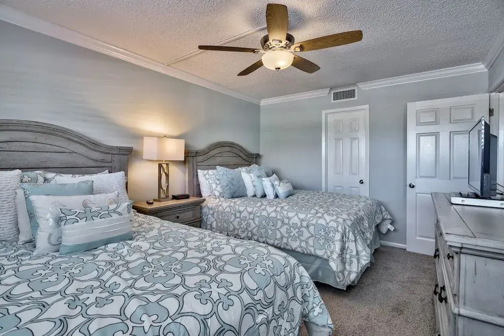 Gulf Shore Condo #209 - 1 Br condo by RedAwning