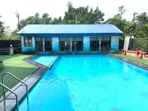 Honeybee Resorts