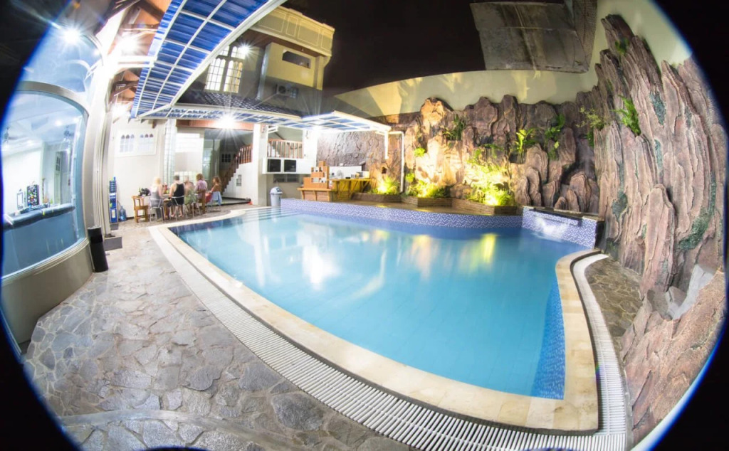 Bonsai Surf Lodge