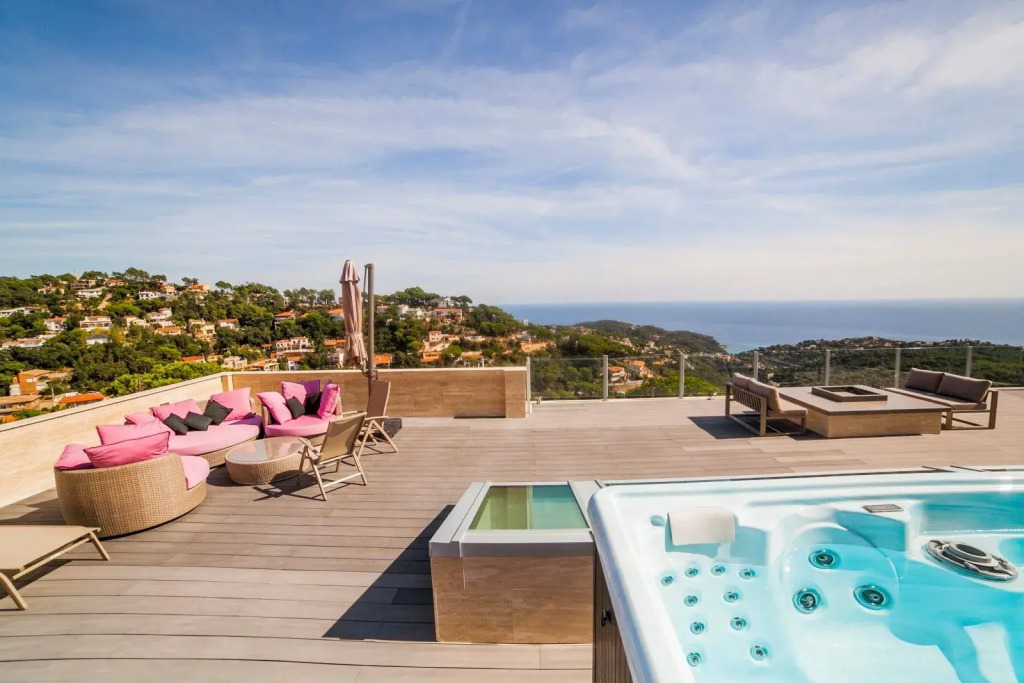 Villa Dypsis - Stunning Modern Villa With Great Views