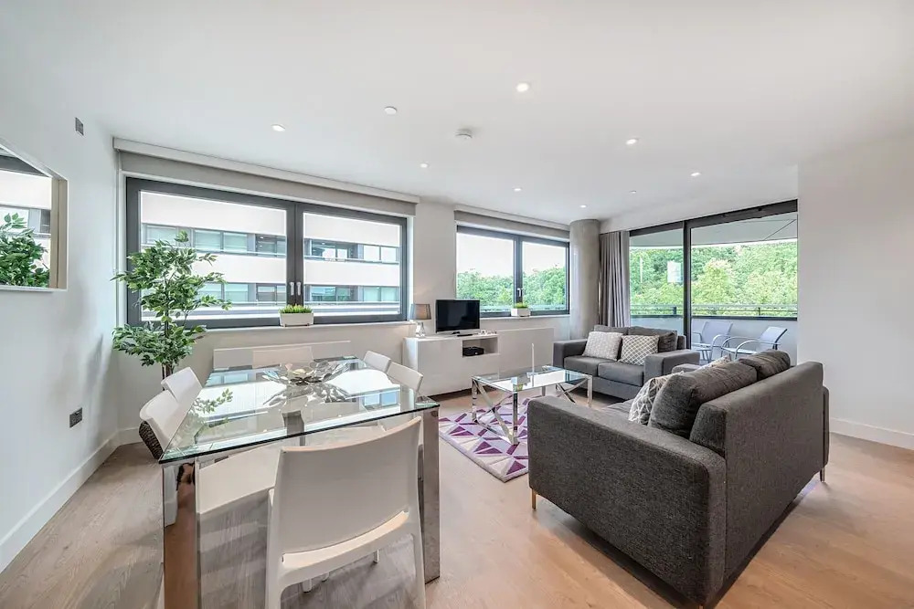 Roomspace Serviced Apartments -Oasis Way
