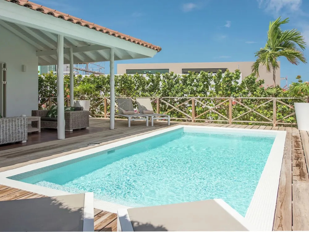 Splendid Villa With Swimming Pool in Jan Thiel