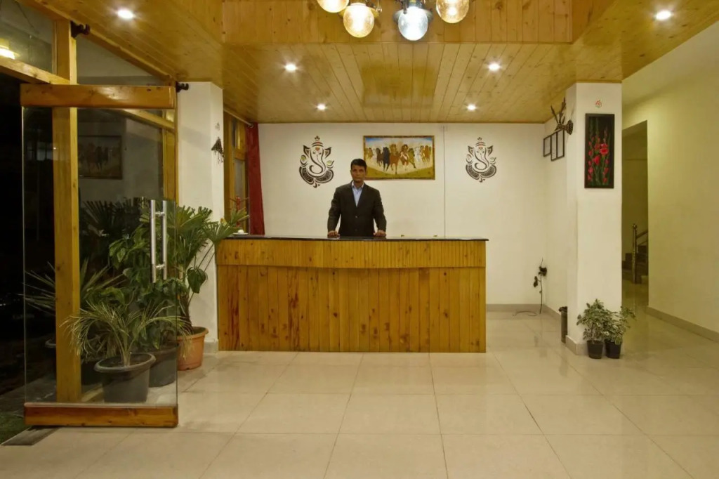 OYO 15074 Neha Regency