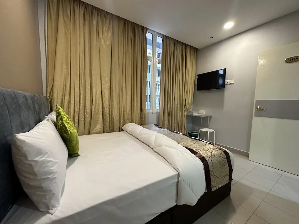 SS Grey Hotel BB