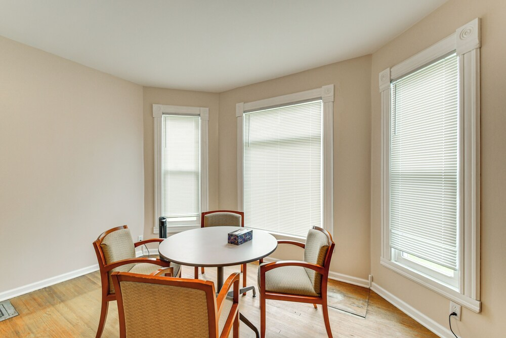 < 1 Mi to Main St: Quiet Apartment in Galesburg!