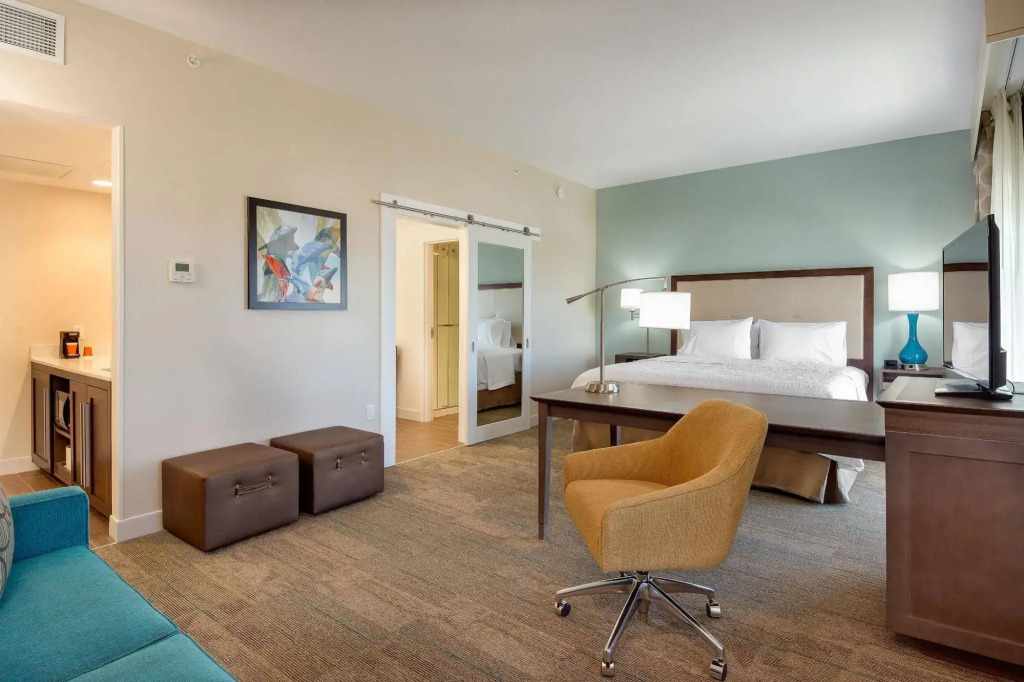 Hampton Inn and Suites Clearwater Beach