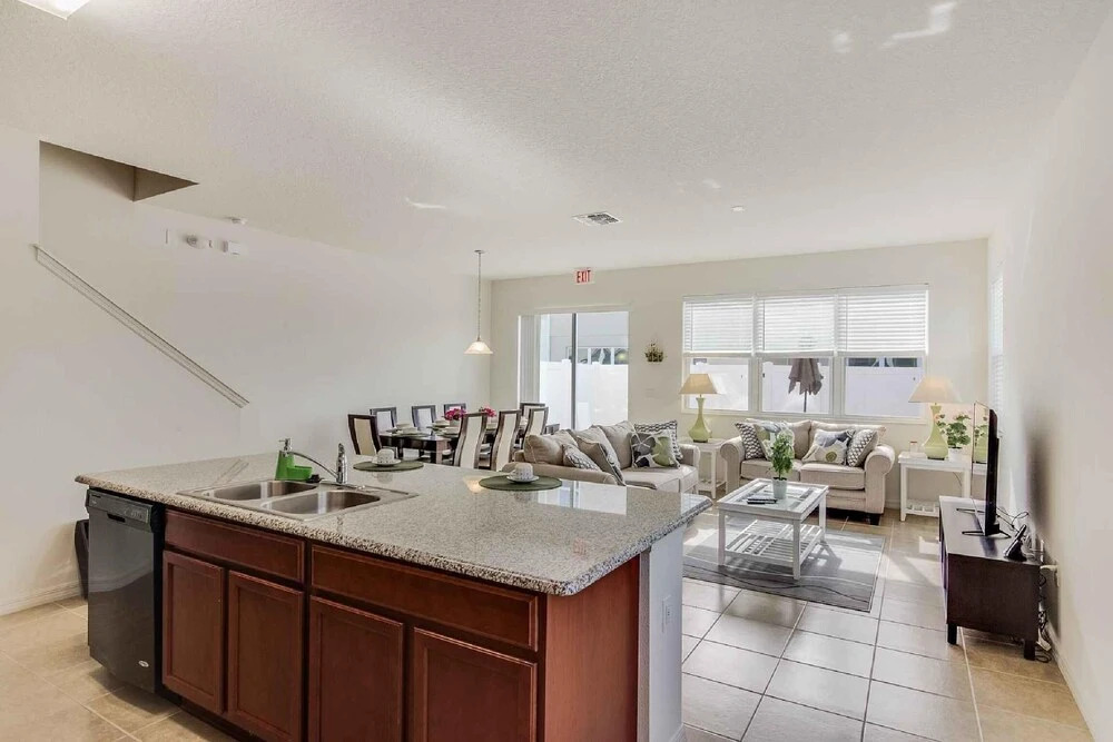 5114 Compass Bay