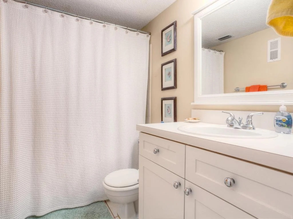 Quail Hollow Condominium