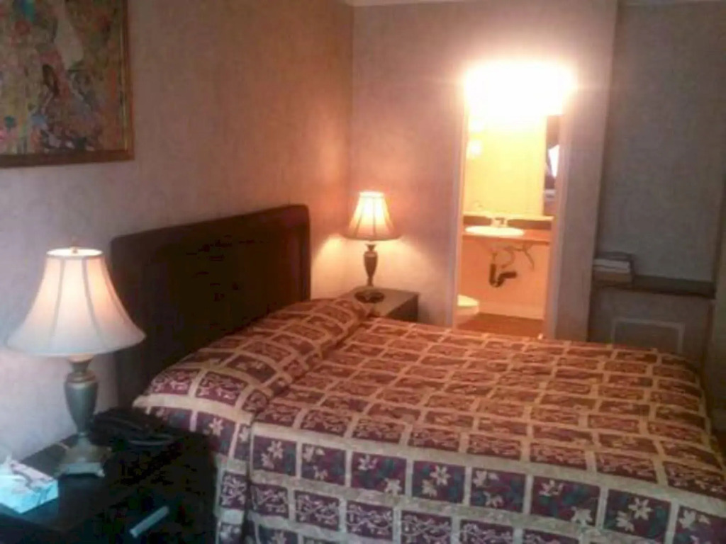 Hometel Suites