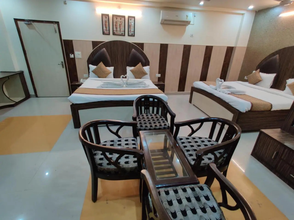 OYO 19453 Hotel Holy Basil