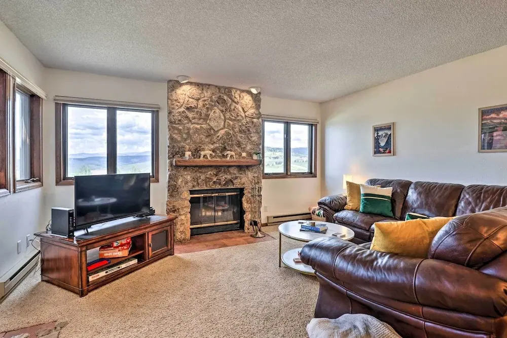 Mtn View Granby Condo w/ In-unit Hot Tub!