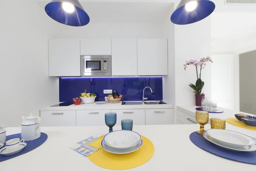 Sara Home 1