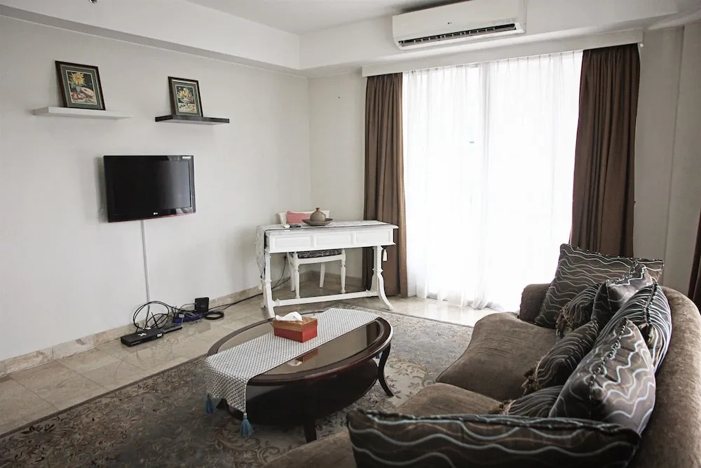 Classic Brawijaya Apartment with Pool View