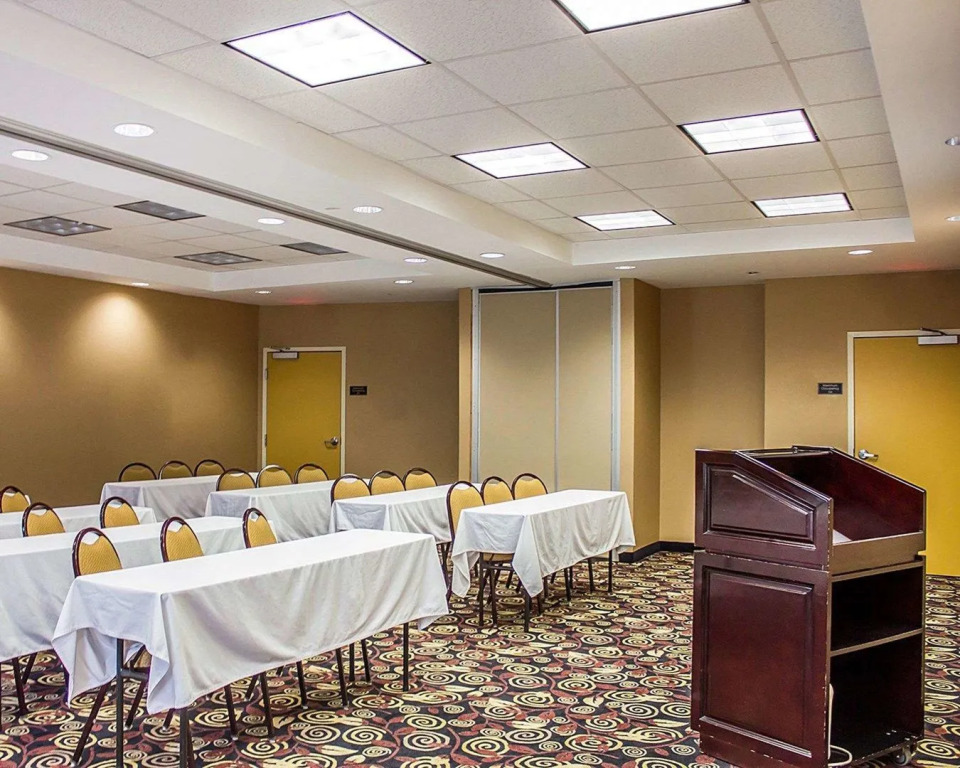 Holiday Inn Cheshire - Southington by IHG