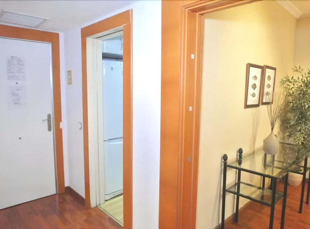 DFLAT Escultor Madrid Apartments