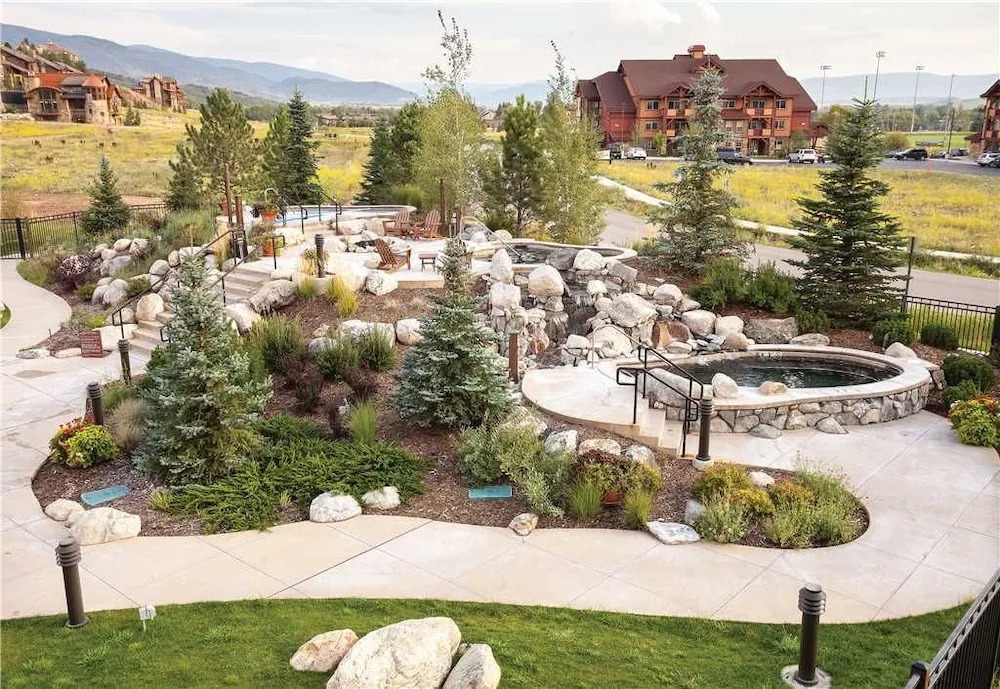 Trailhead Lodge