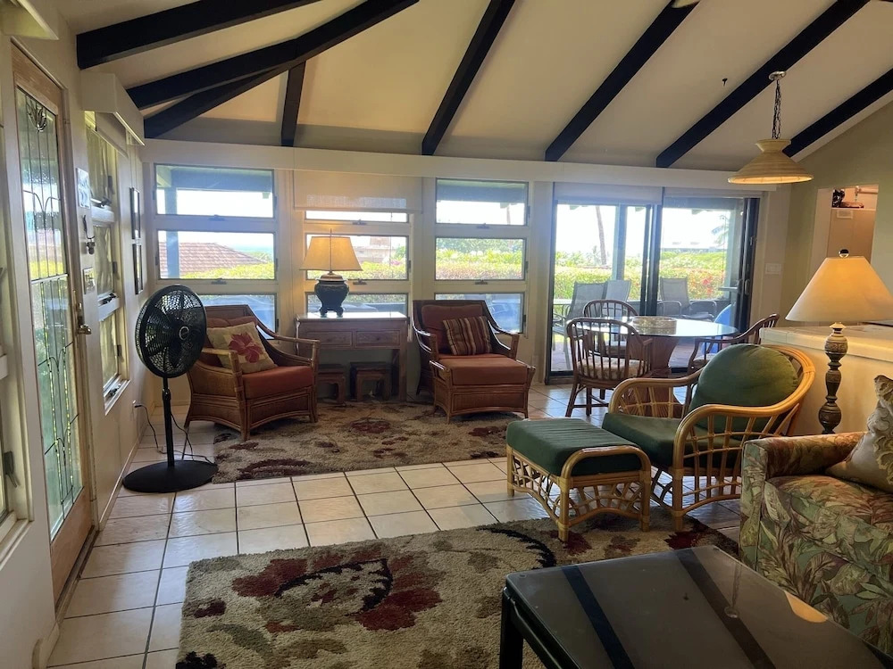 International Colony Club 43 2 Bedroom Condo by Redawning