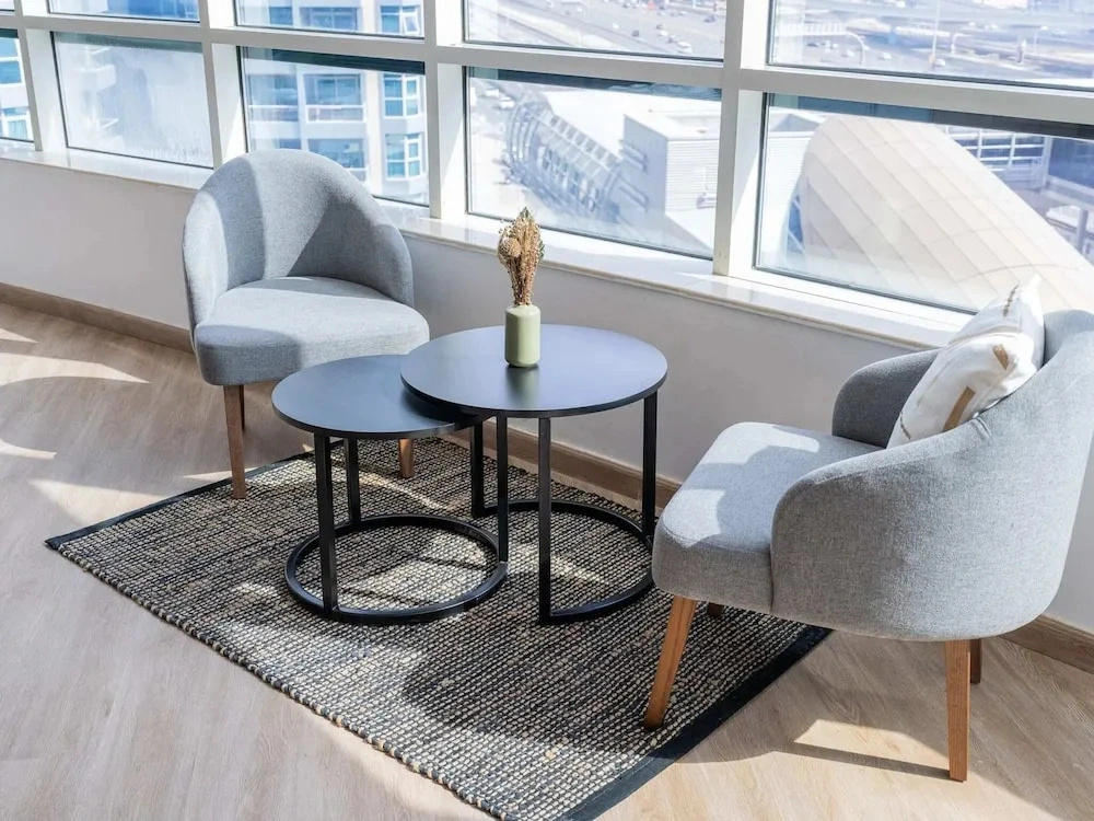 Dubai Marina - Stunning Huge 4 Bedroom Apts Near JBR - Gym - Pool - Parking