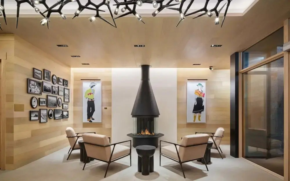Luxe 2 Bedroom Ski In, Ski Out Residence In Snowmass Base Village