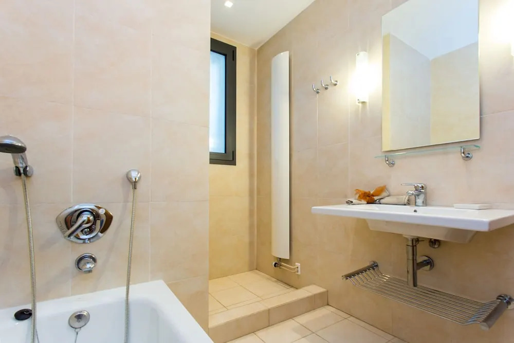 TarracoHomes, Villa with Botanic Garden and Private Pool facing the Beach