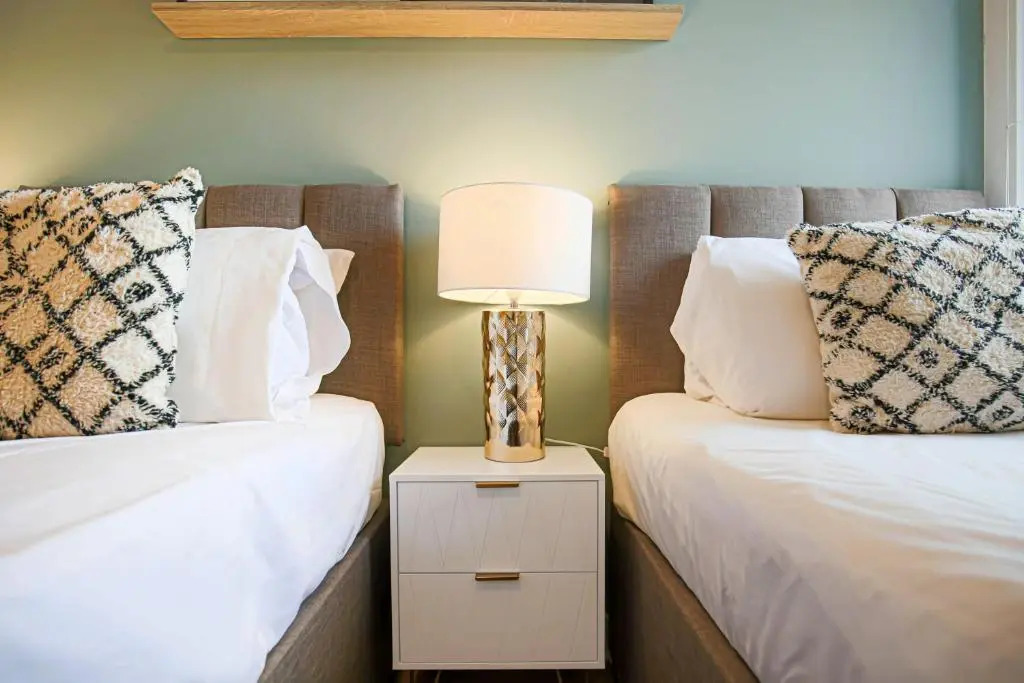 Luxury 1 Bedroom Hub Apartment - Central MK - Free Parking & Smart TV by Yoko Property