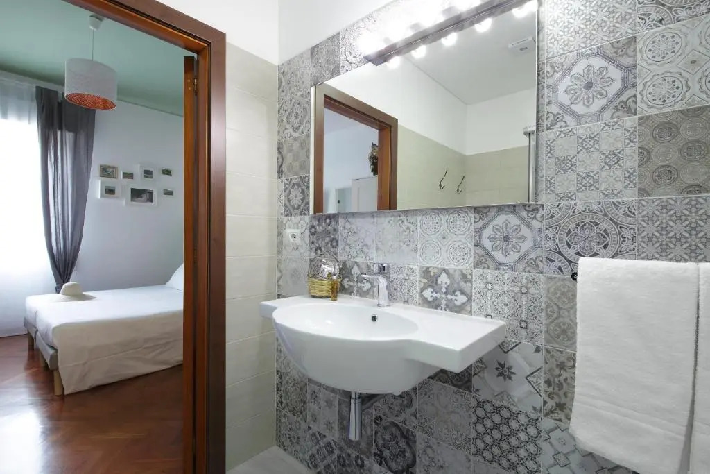 Laurus Sicilian Holiday