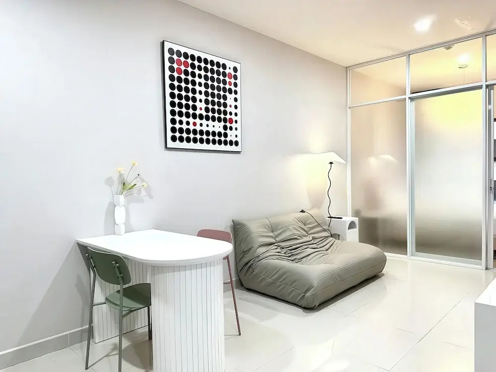 Urban Zen Saigon - Royal Apartment D4