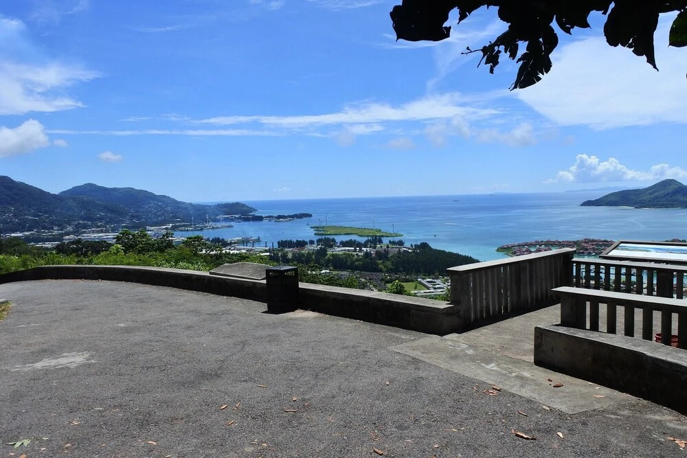 Studio in Mahe, With Wonderful sea View, Furnished Terrace and Wifi -