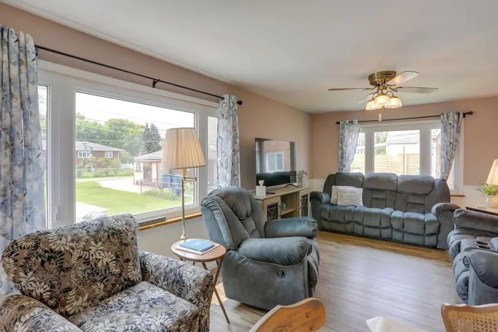 Home w/ Screened-in Porch < 1 Mi to Lake Erie