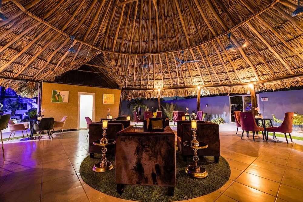 Van Gogh Inn Aruba