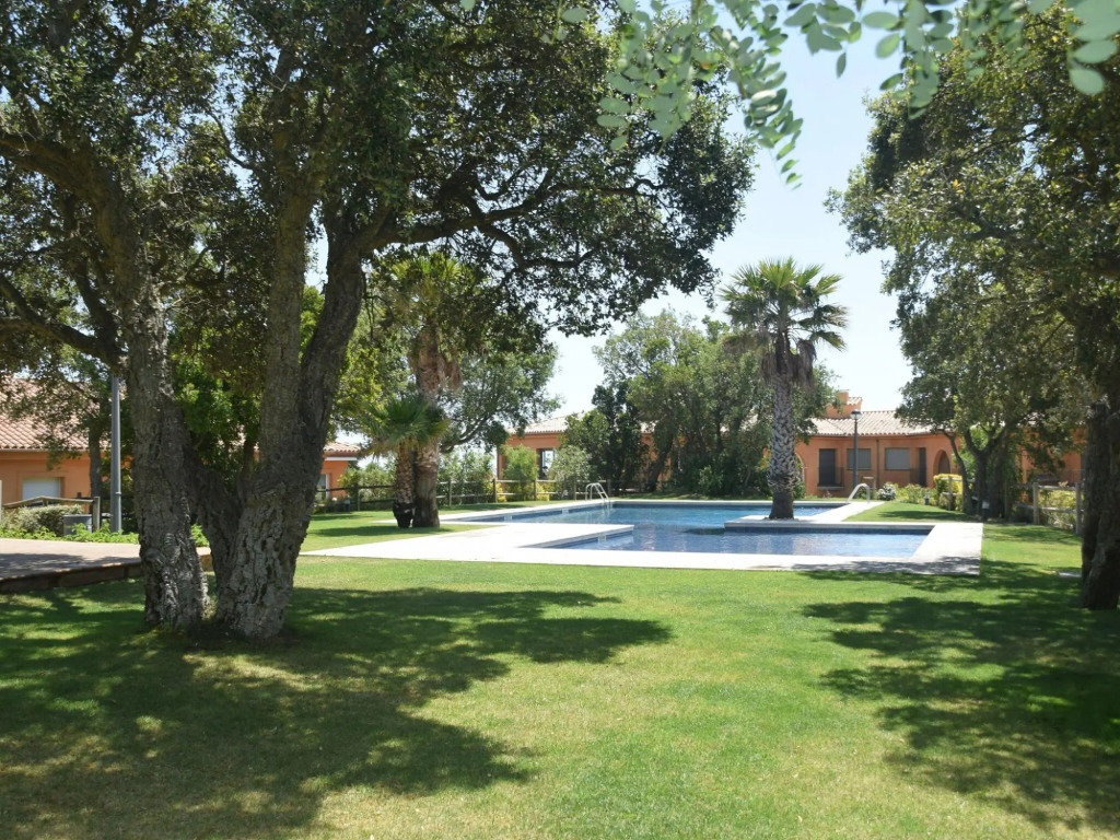 Comfortable apartment in Castell d'Aro with terrace
