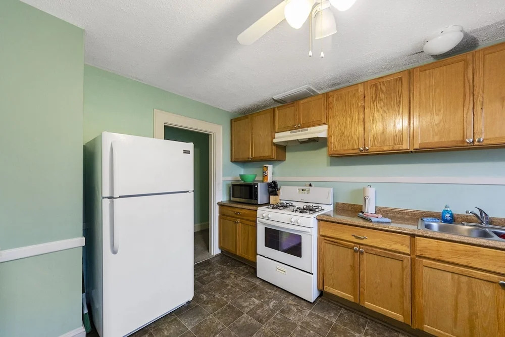 Water Front Delight On The Bay 3 Bedroom Home by RedAwning