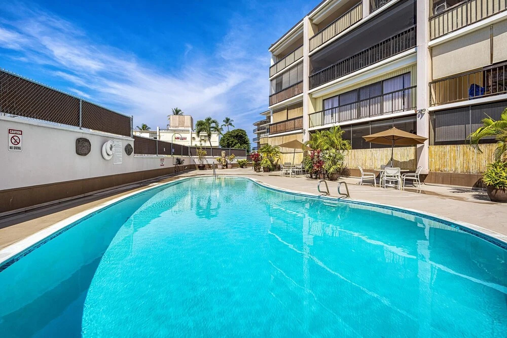 Kona Plaza 112 - 2 Br Condo