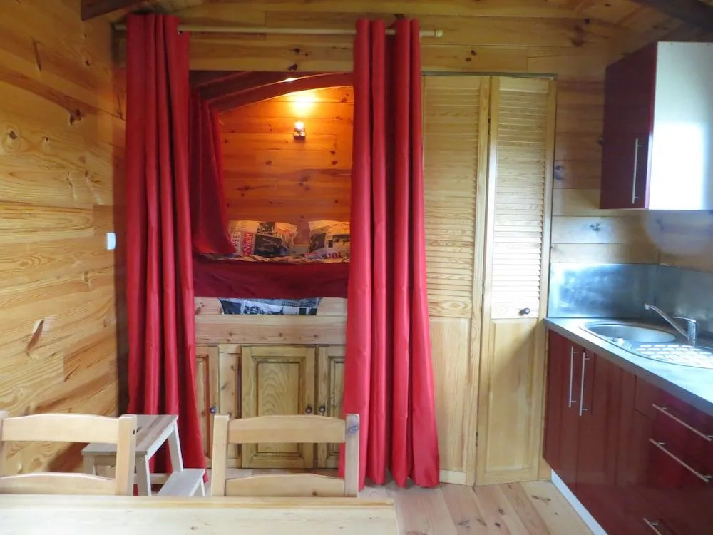 La Ferme de lisle et sa Roulotte