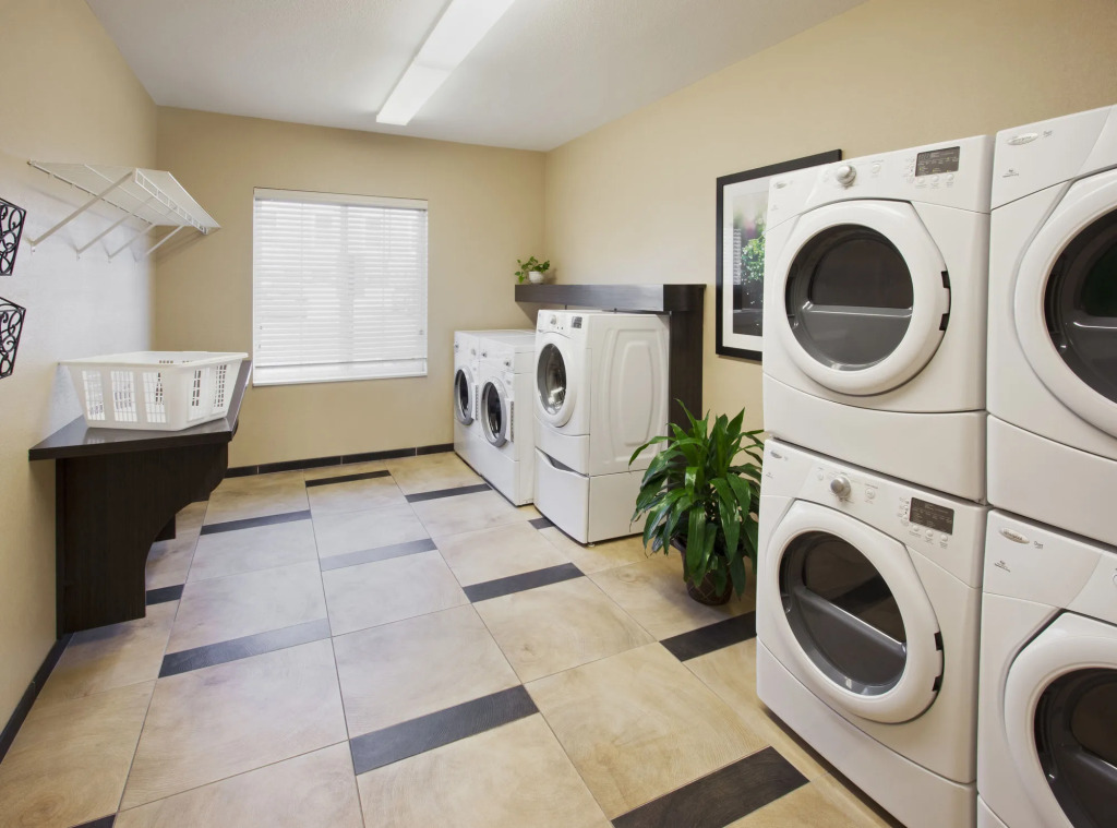 Candlewood Suites College Station At University by IHG