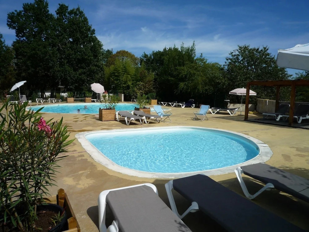 Village Vacances Château de Termes, Gîtes, Chalets, Piscine, Jacuzzi, Sauna