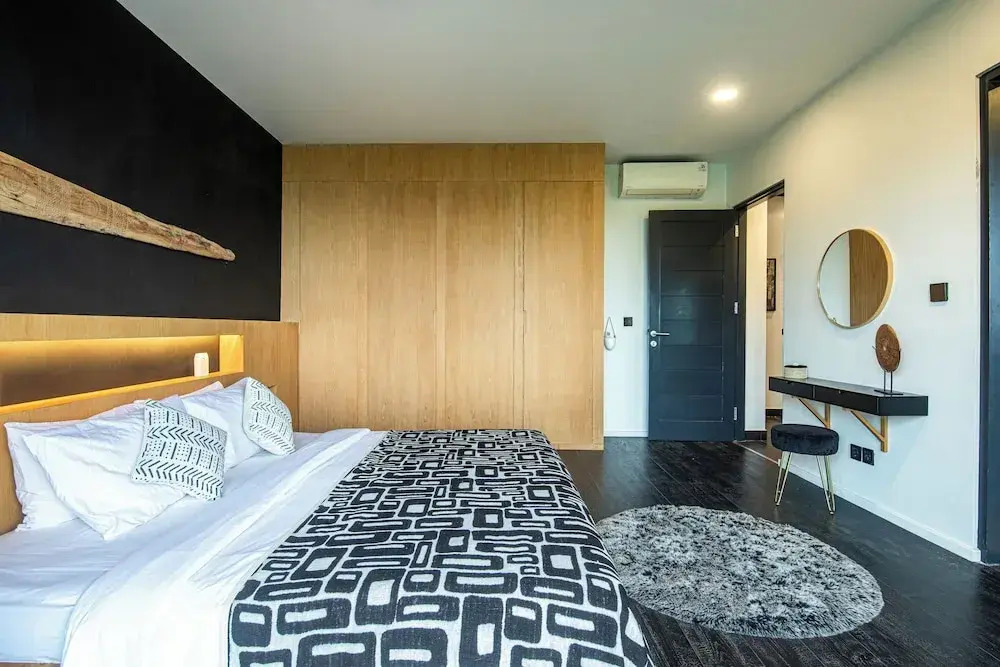 Elegant 6BR Clifftop Villa Near Bingin