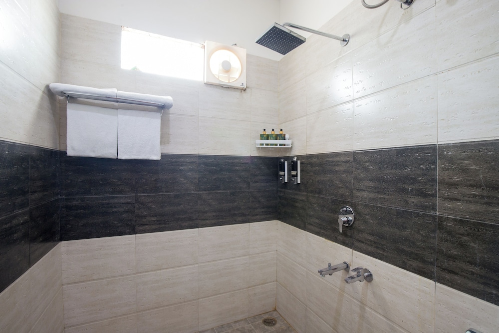 Alaya Stays Baramasa 3 BHK Hill Retreat