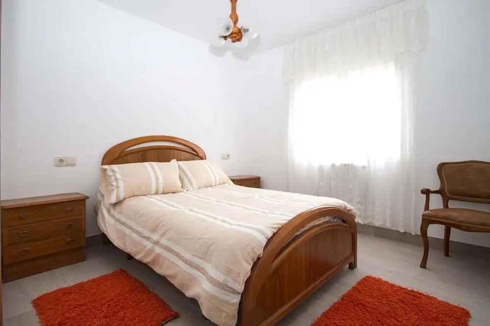 House - 3 Bedrooms with WiFi - 107748