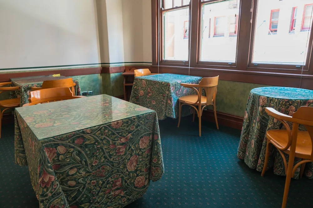 O'Malley's Hotel