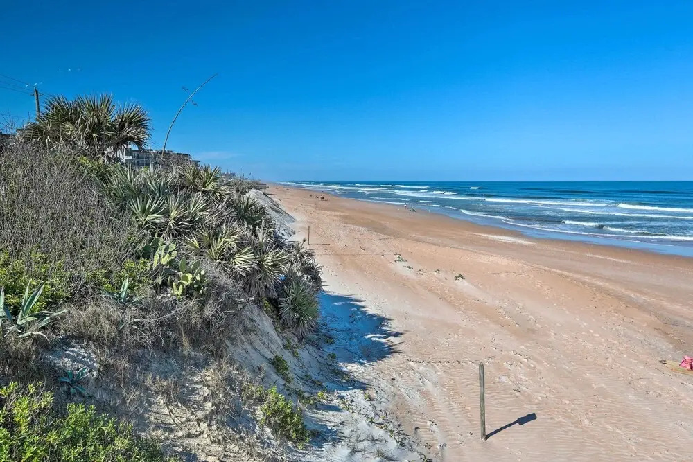 Bright Bungalow With Porch: Walk to Ormond Beach!