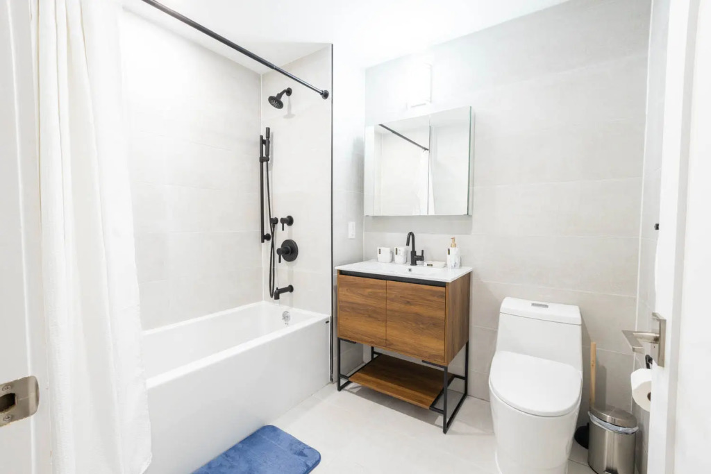 149bk-202 New Condo 1BR in Prime Greenpoint Brooklyn