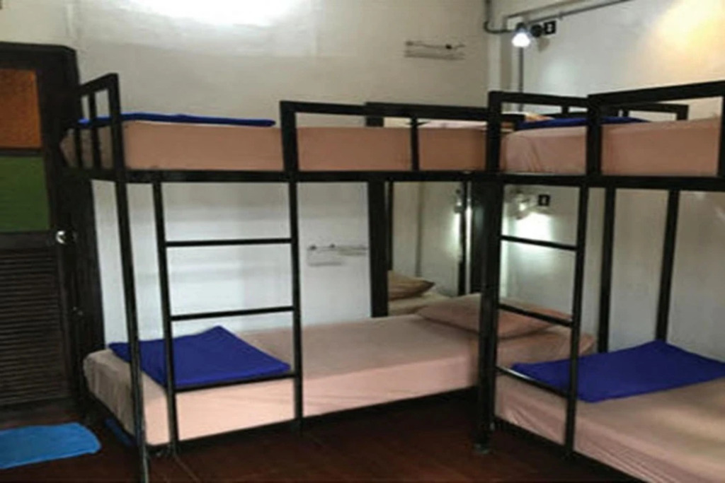 Deejai Backpackers