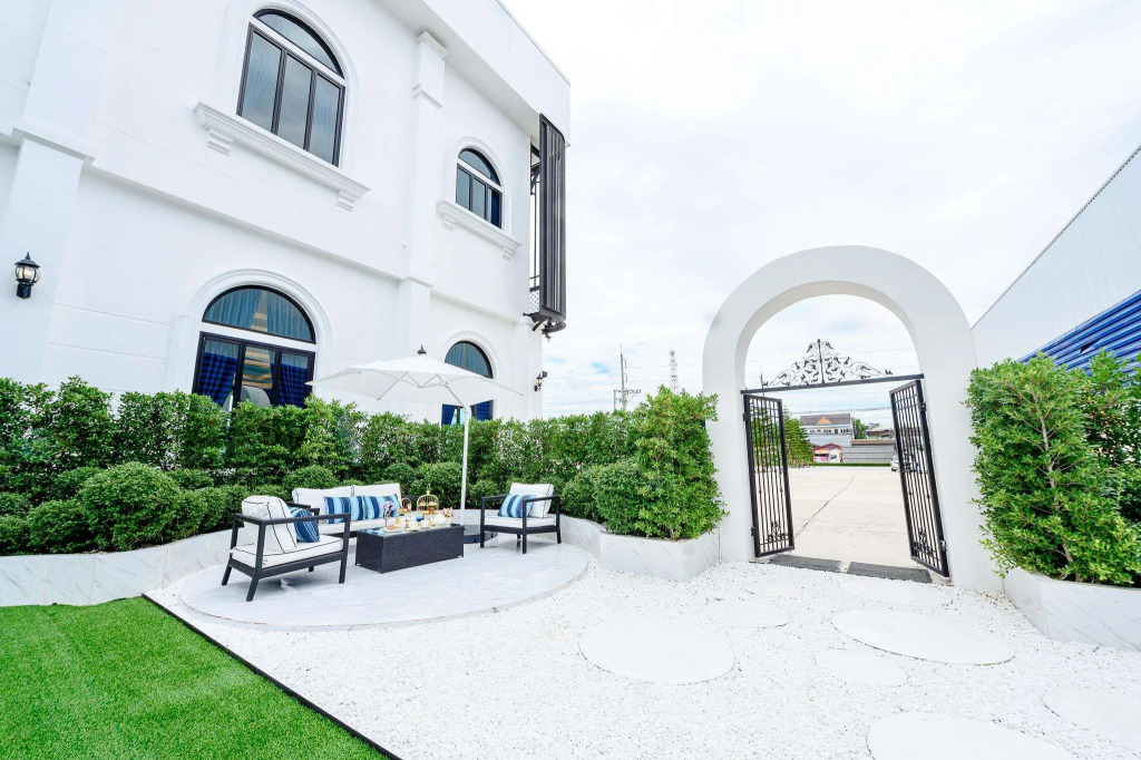 Marble Arch De Loei Hotel