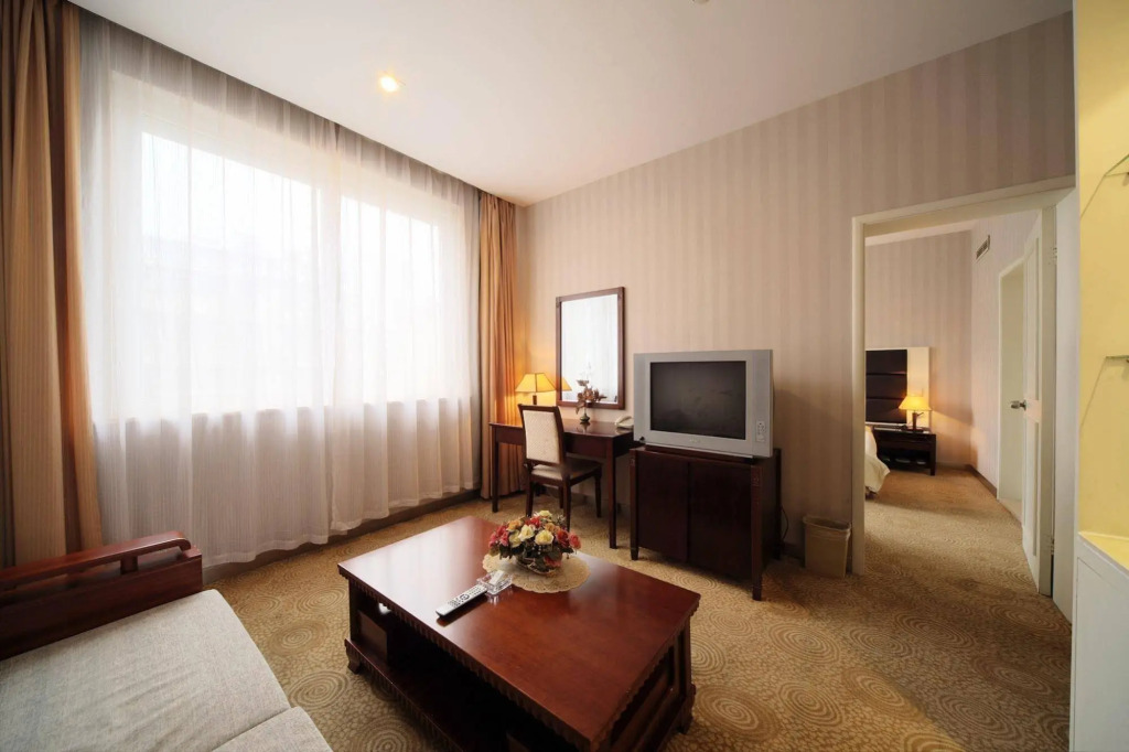 Carry Centre Hotel