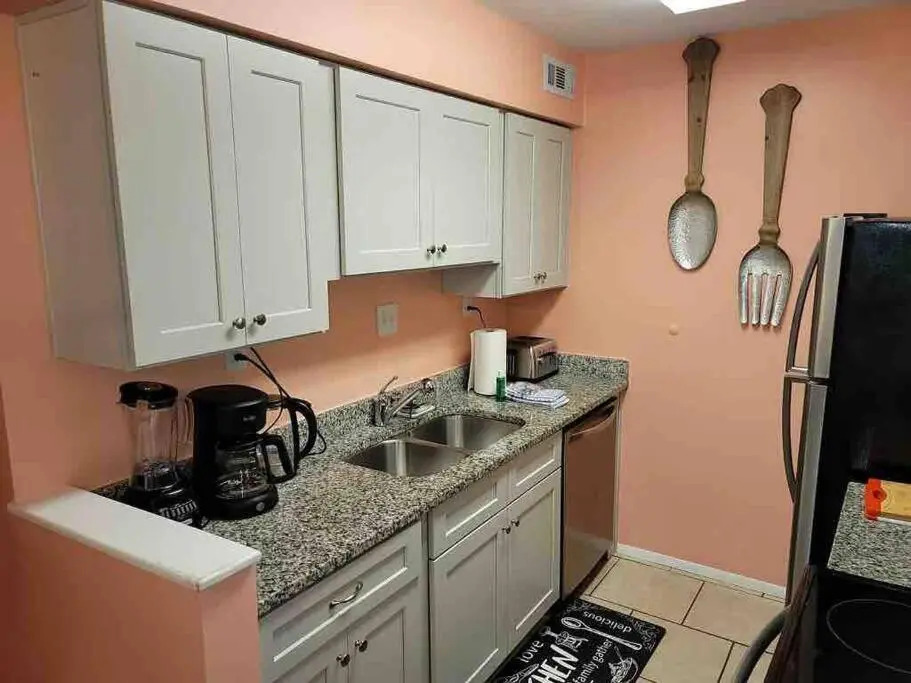 Elegant 2-bedroom pet-friendly villa w 2 parking spaces